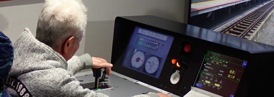 「電車運転シミュレータ運転技能選手権が開催されました」の写真