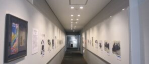 「本館・1F廊下展示更新しました！」の写真