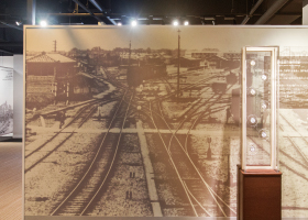 「新潟・新津の人々と鉄道ゾーン」の写真